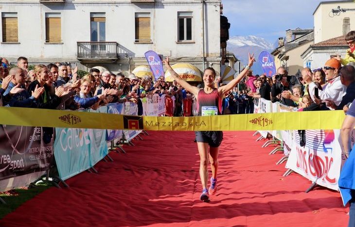 L'arrivo di Charlotte Bonin alla MezzAosta 2017 (10km)
