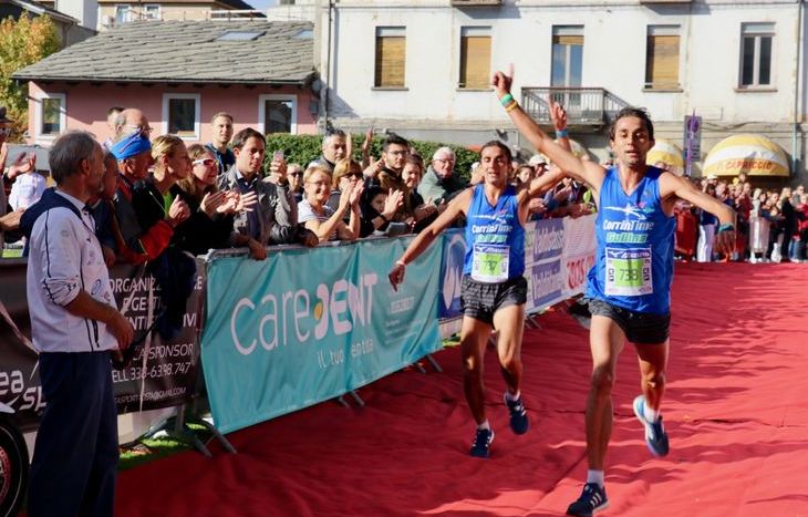 I gemelli Dematteis all'arrivo della MezzAosta 2017 (10km)
