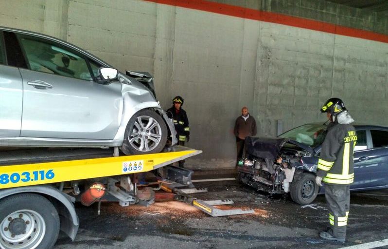 Incidente stradale sulla statale tra Sarre e Saint-Pierre, quattro ... - AostaSera